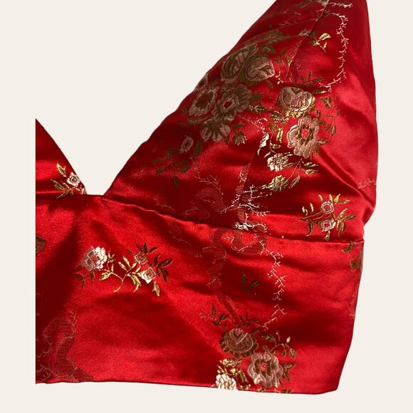 I.AM.GIA. Red Floral Jacquard Satin V-Neck Cropped Top Size Small - Picture 4 of 10